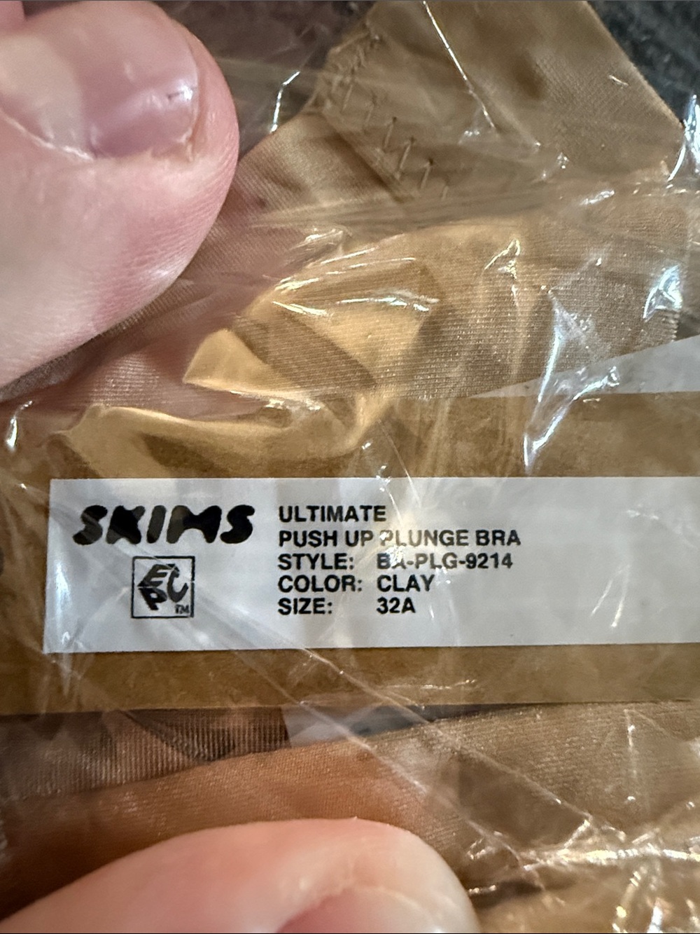 Skims Ultimate Push Up Plunge Bra - NWT - Clay - 32A - Picture 5 of 6